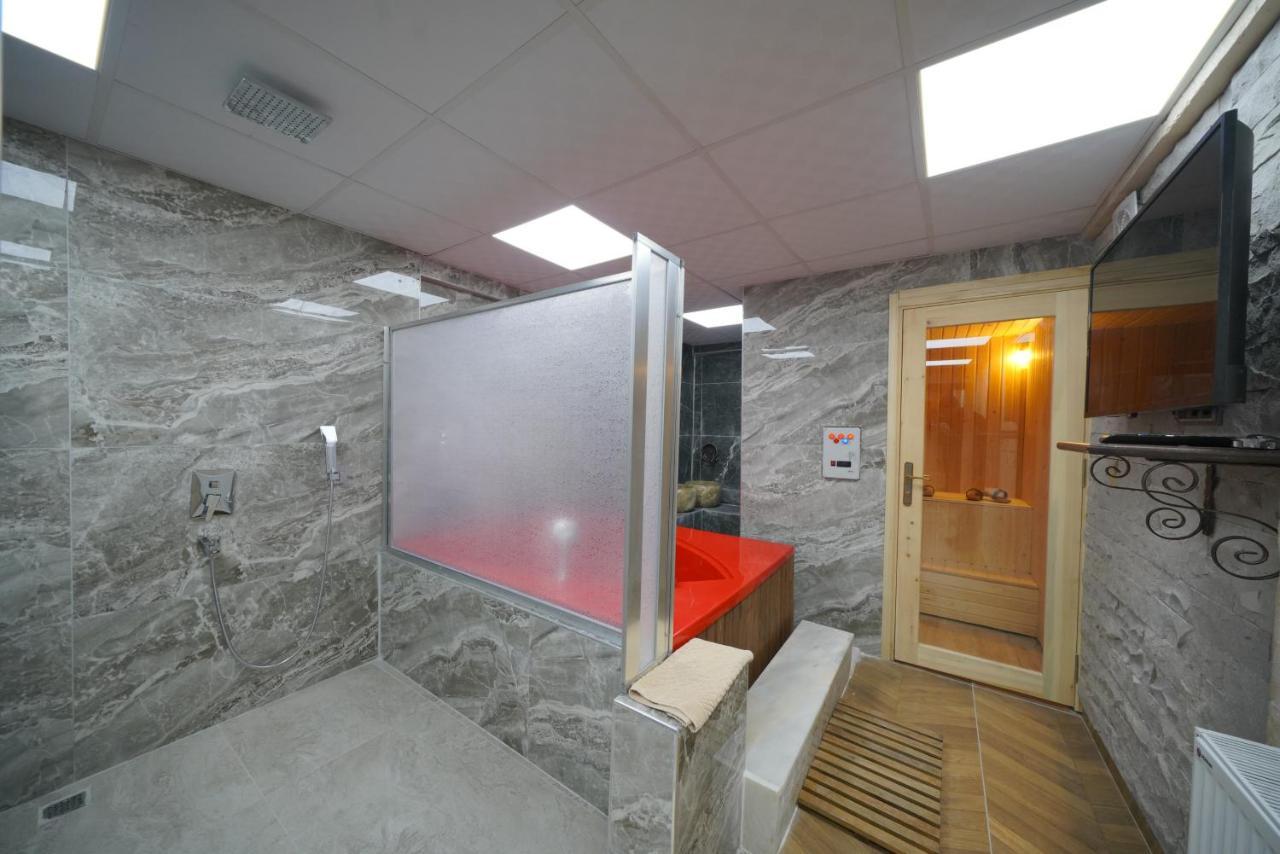 Cave Rooms&pool Готель 2*