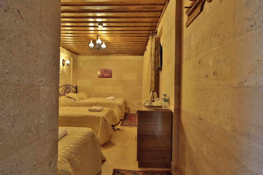Cave Rooms&pool 2*